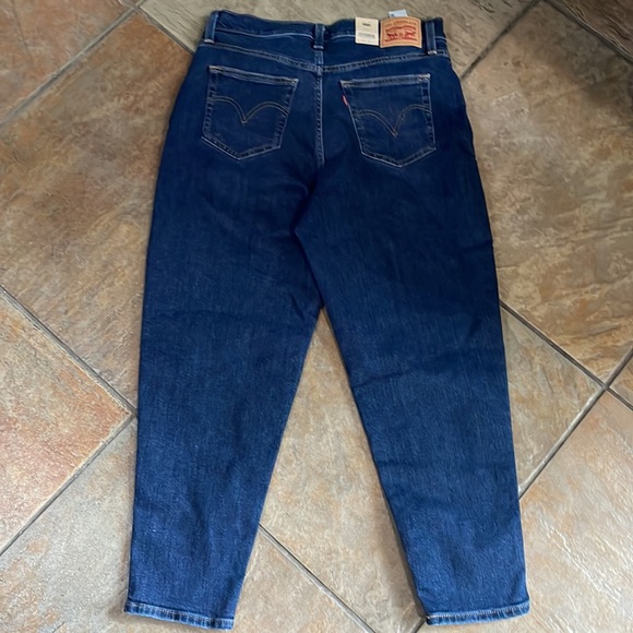 Levi’s Mom Jeans- High Rise in Winter Cloud #hostpick - Picture 7 of 9